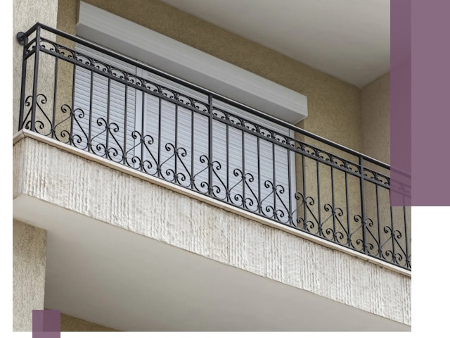 Балконные ограждения из металла и стекла в Лениногорске для домов