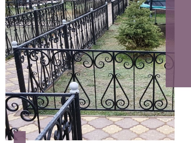 Кованые газонные ограждения под ключ в Лениногорске
